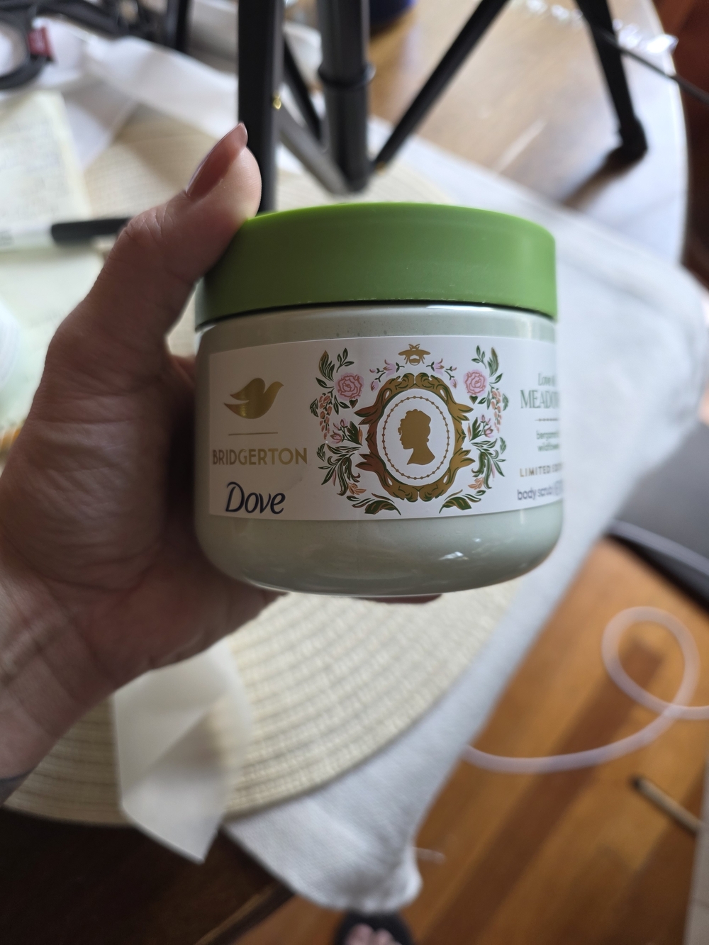 Bridgerton Limited Edition Dove Body Cream - Green